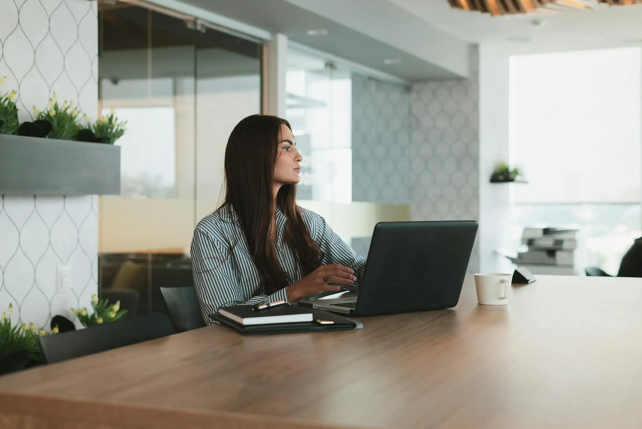 Wage Theft Warning Signs: Unpaid Overtime, Off-the-Clock Work, and Misclassification